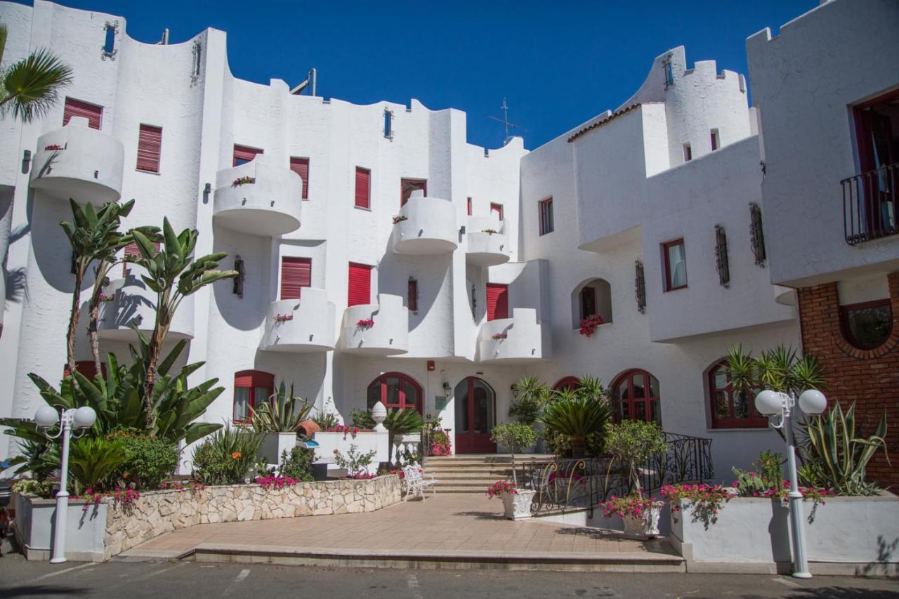 Assinos Palace Hotel Giardini Naxos Exterior photo