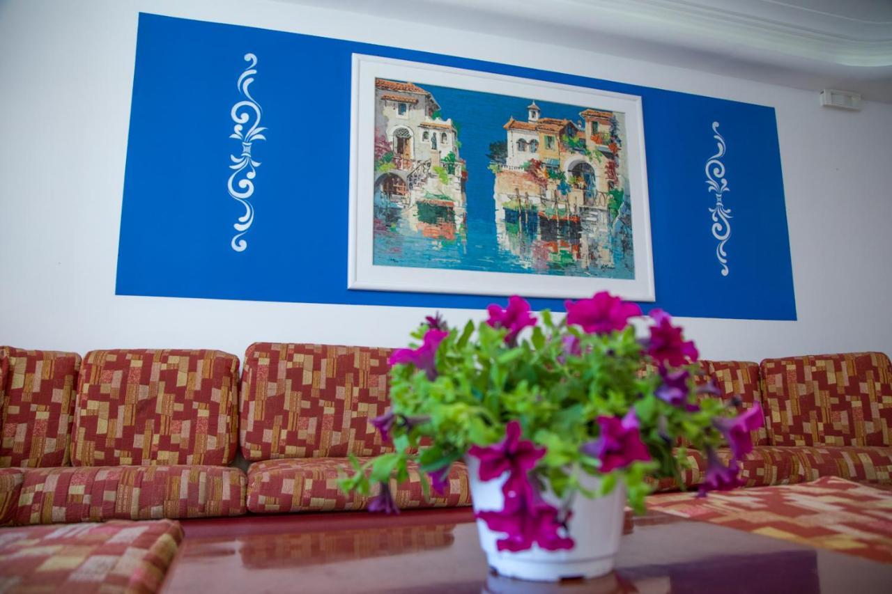 Assinos Palace Hotel Giardini Naxos Exterior photo